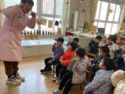 關愛聽力健康，臥龍區(qū)婦幼保健院開展愛耳日走進幼兒園活動